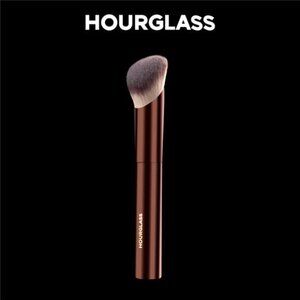Hourglass Makeup Brush- No.21 Ambient Soft Glow Foundation Brush Soft Fiber